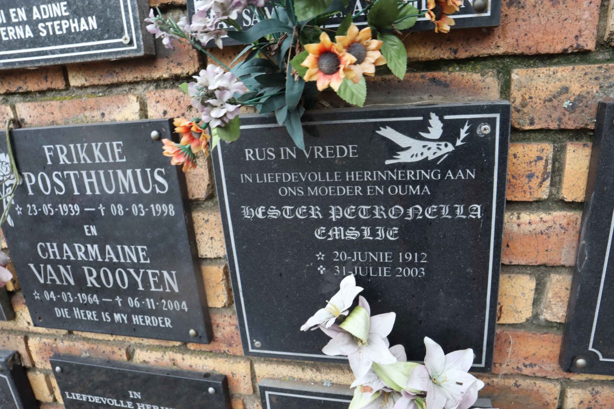 EMSLIE Hester Petronella 1912-2003