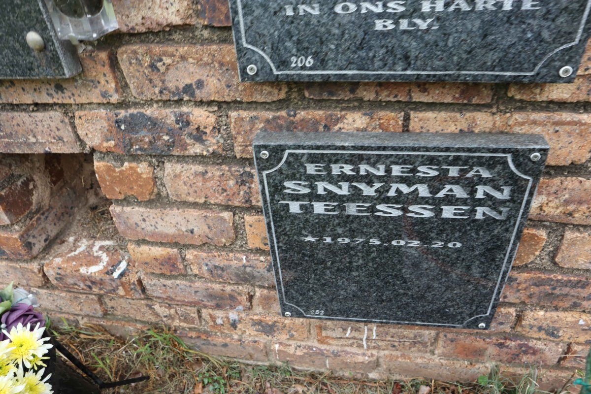 SNYMAN Ernesta, TEESSEN 1975-