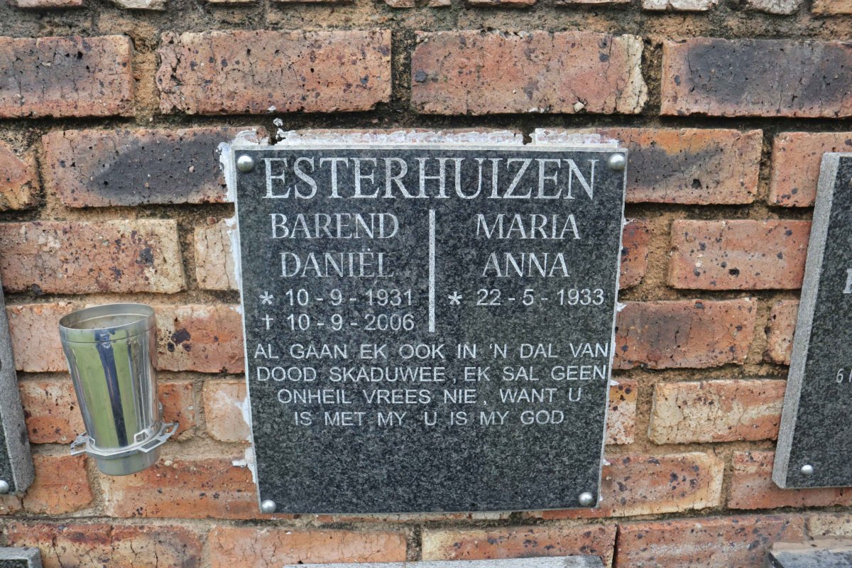 ESTERHUIZEN Barend Daniel 1931-2006 &amp; Maria Anna 1933-
