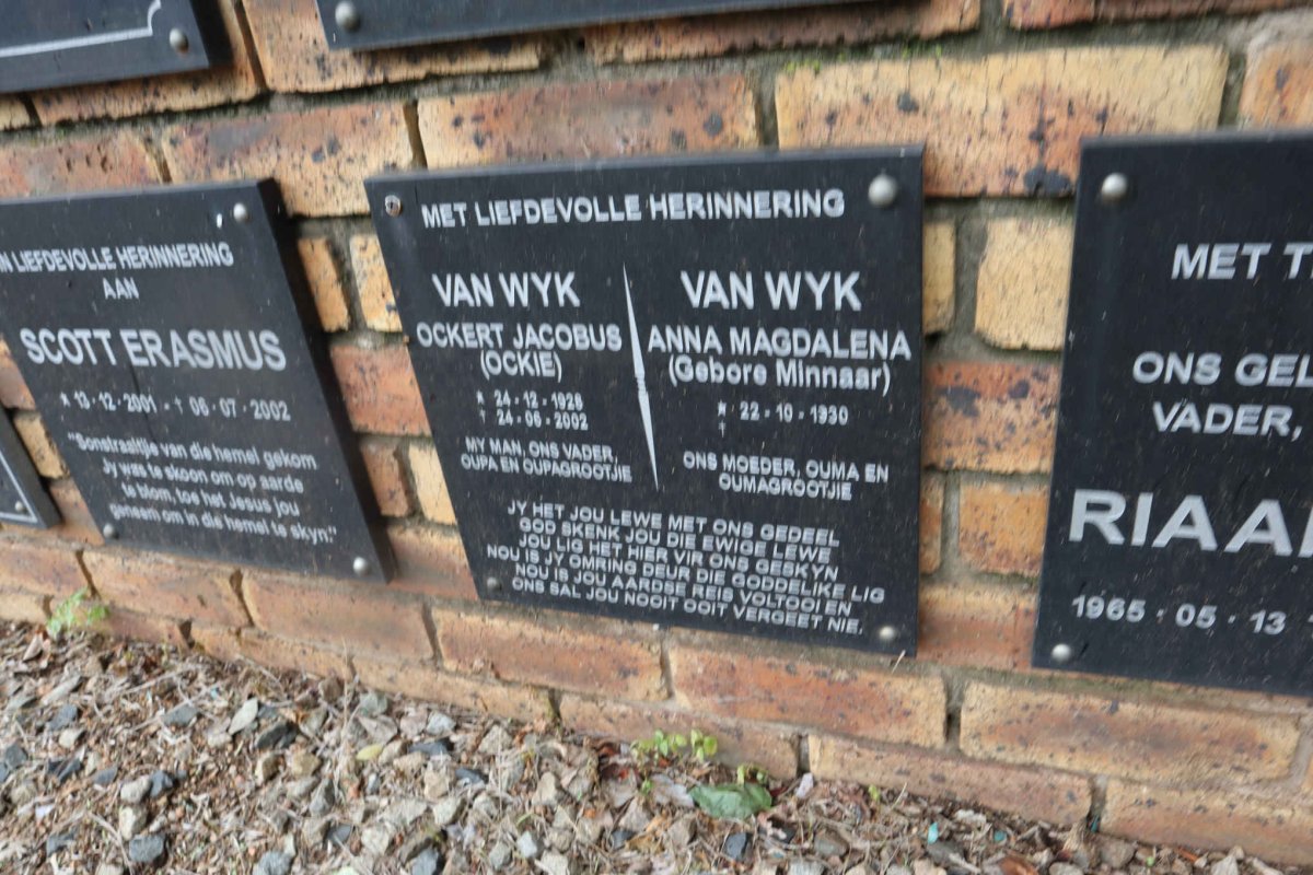 WYK Ockert Jacobus, van 1928-2002 &amp; Anna Magdalena MINNAAR 1930-
