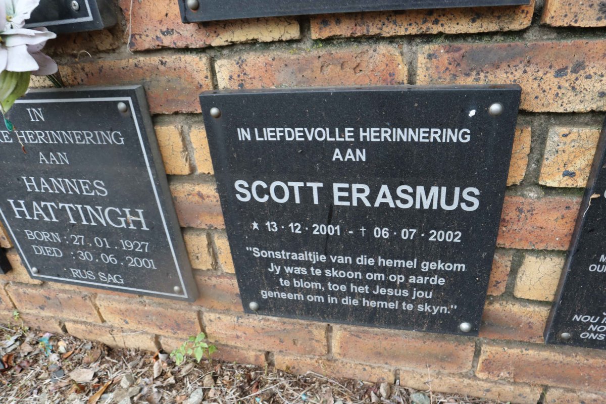 ERASMUS Scott 2001-2002