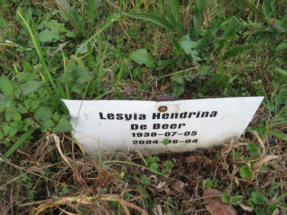 BEER Lesyia Hendrina, de 1938-2004
