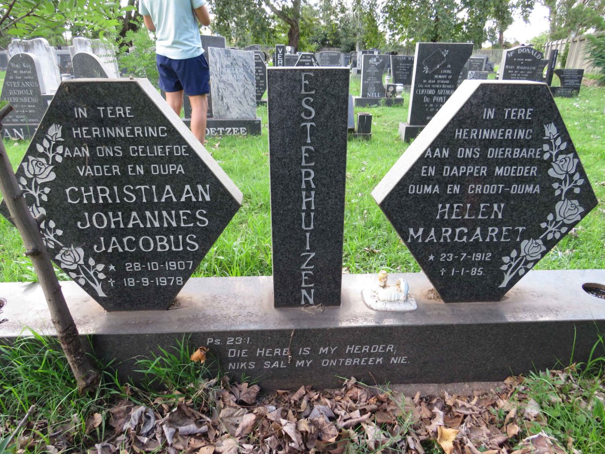 ESTERHUIZEN Christiaan Johannes Jacobus 1907-1978 &amp; Helen Margaret 1912-1985