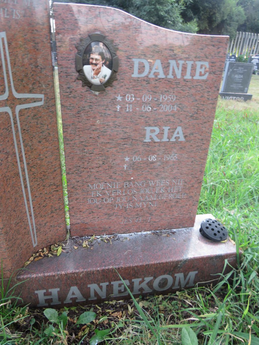 HANEKOM Danie 1959-2004 &amp; Ria 1965-