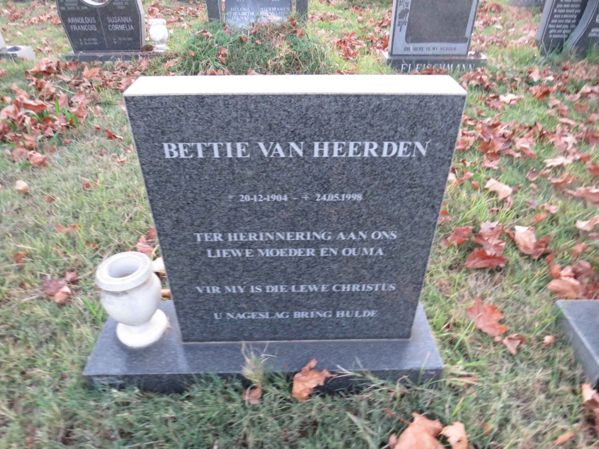 HEERDEN Bettie, van 1904-1998