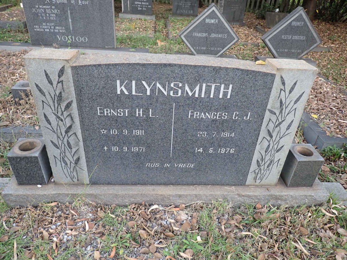 KLYNSMITH Ernst H.L. 1911-1971 &amp; Frances C.J. 1914-1976