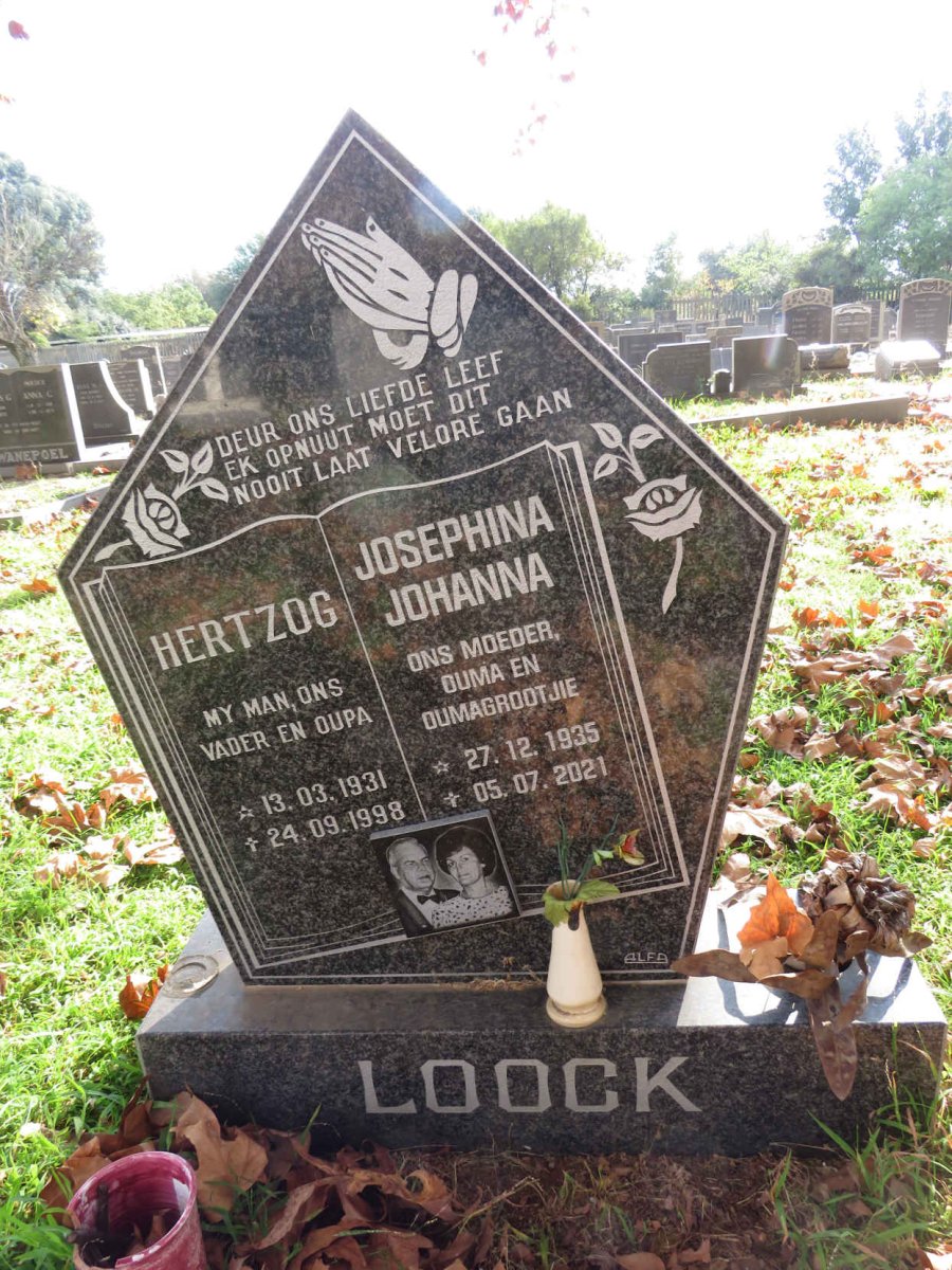 LOOCK Hertzog 1931-1998 &amp; Josephina Johanna 1935-2021