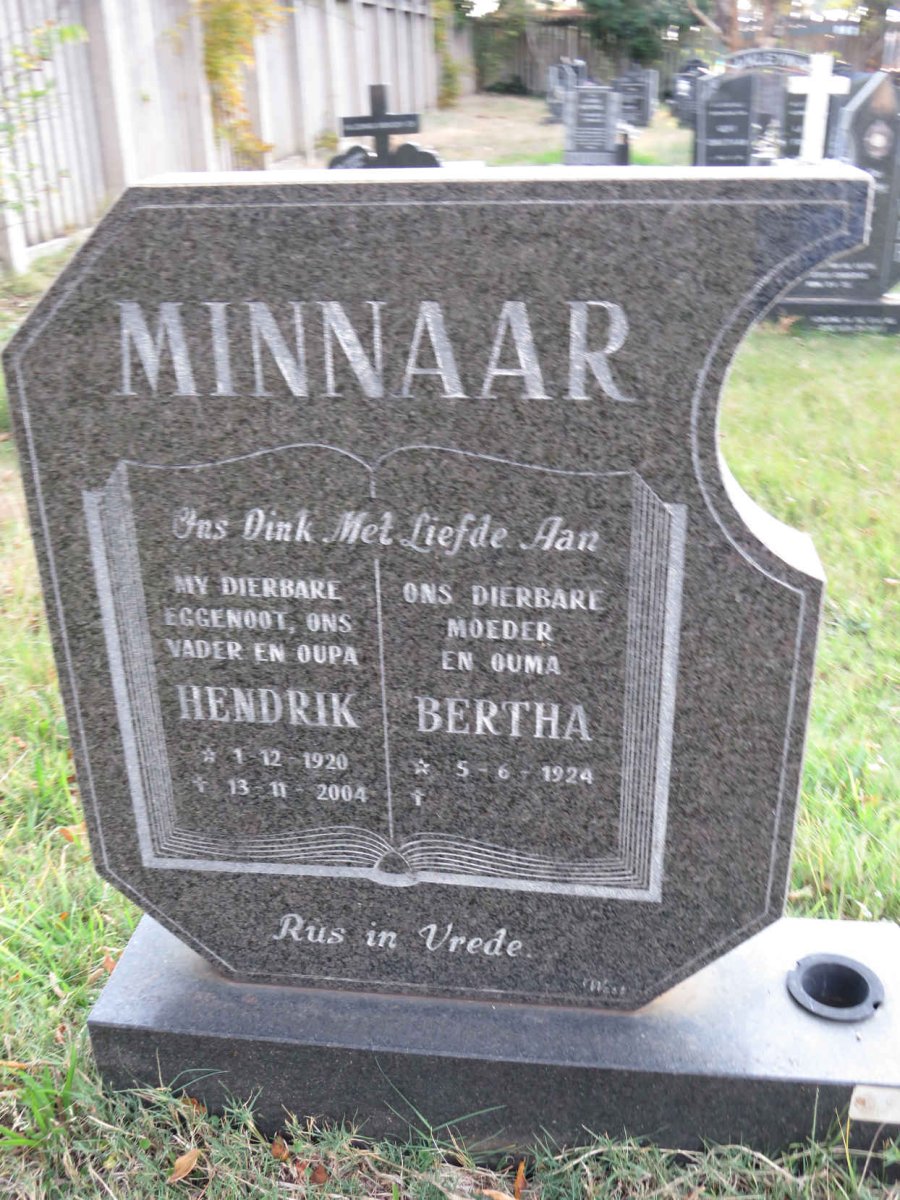 MINNAAR Hendrik 1920-2004 &amp; Bertha 1924-