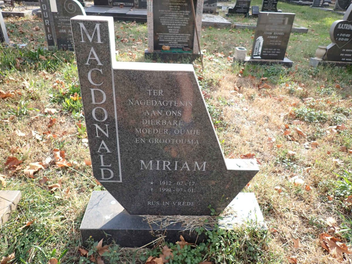MACDONALD Miriam 1912-1999