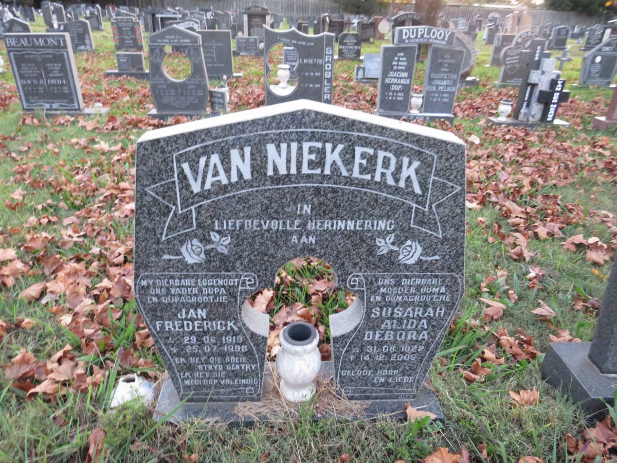 NIEKERK Jan Frederick, van 1919-1998 & Susarah Alida Debora 1922-2006