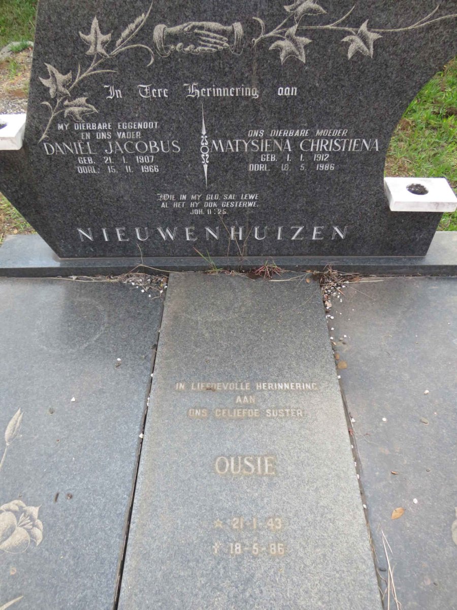 NIEUWENHUIZEN Daniel Jacobus 1907-1966 &amp; Matysiena Christiena 1912-1986 :: NIEUWENHUIZEN Ousie 1943-1986