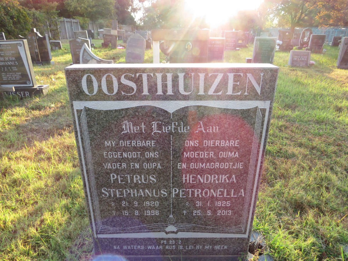 OOSTHUIZEN Petrus Stephanus 1920-1996 &amp; Hendrika Petronella 1925-2013