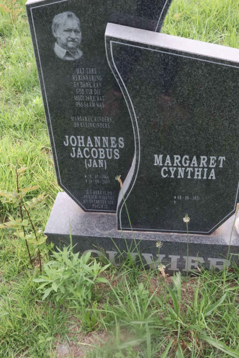 OLIVIER Johannes Jacobus 1944-2009 &amp; Margaret Cynthia 1951-