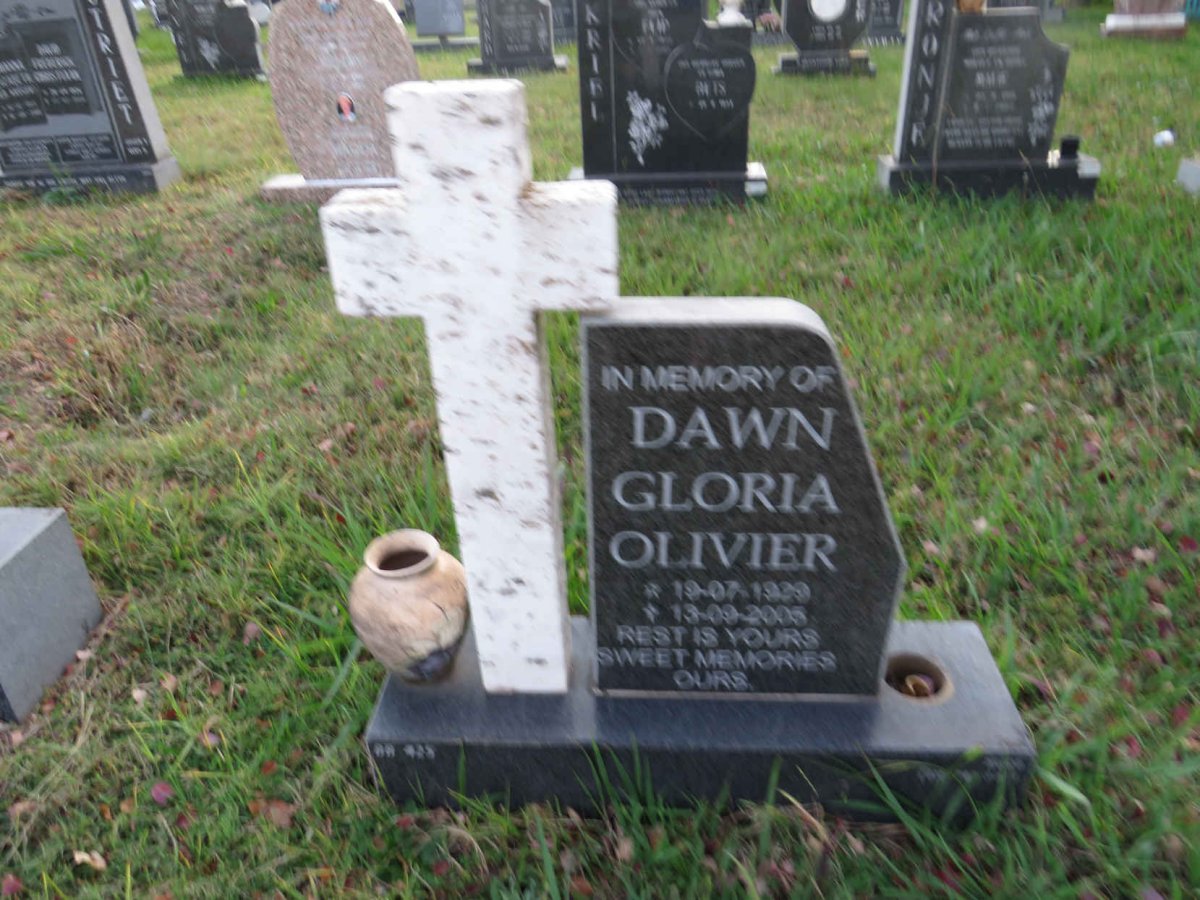 OLIVIER Dawn Gloria 1929-2005
