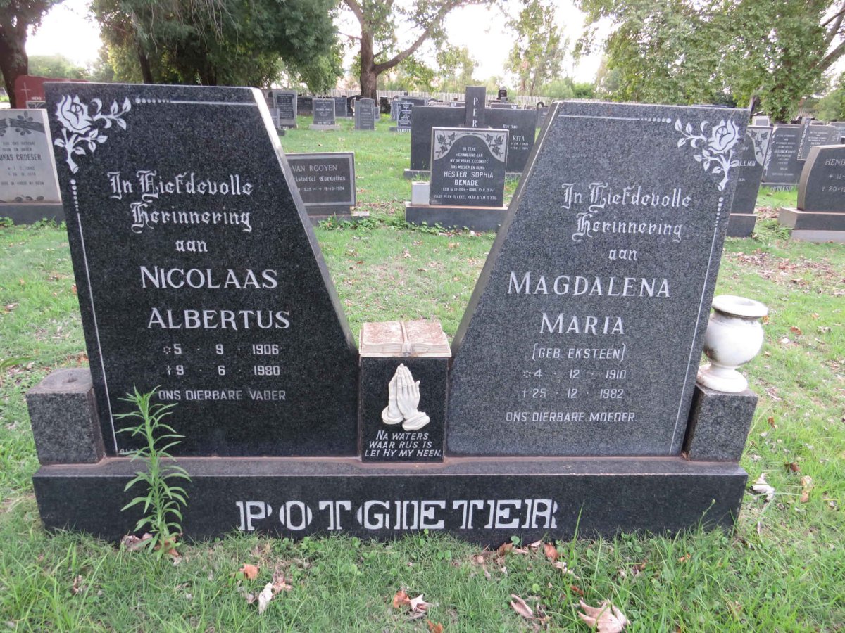 POTGIETER Nicolaas Albertus 1906-1980 &amp; Magdalena Maria EKSTEEN 1910-1982