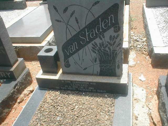 STADEN Leonard, van 1942-1966