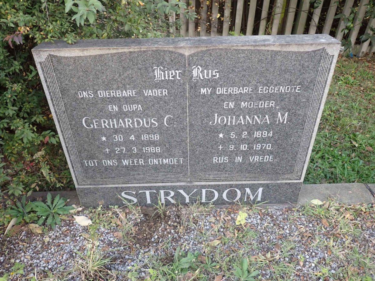 STRYDOM Gerhardus C. 1898-1988 &amp; Johanna M. 1894-1970