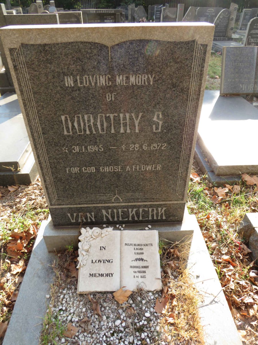 SCHUTTE Pauline Mildred 1924-1999 :: VAN NIEKERK Dorothy S. 1945-1972 :: VAN NIEKERK Frederick Robert 1947-1975