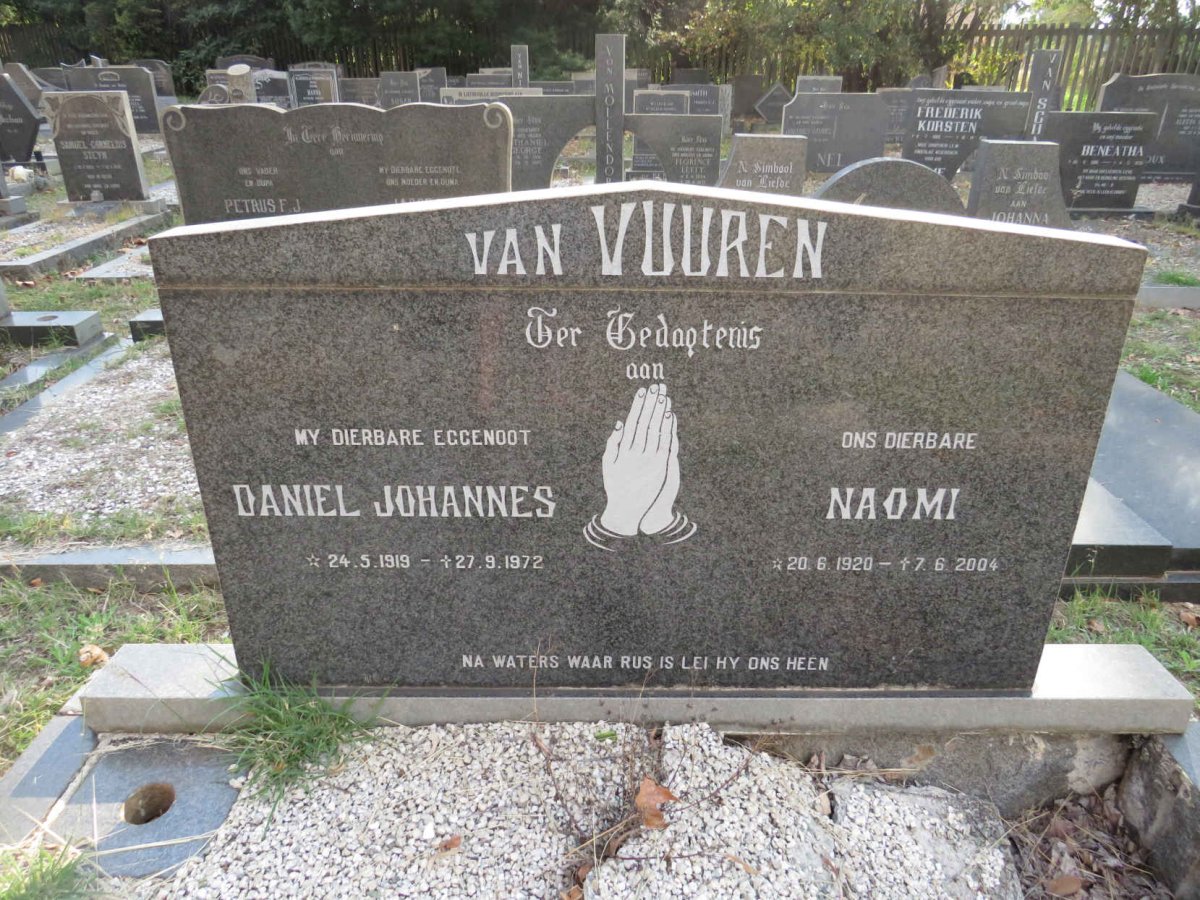 VUUREN Daniel Johannes, van 1919-1972 &amp; Naomi 1920-2004