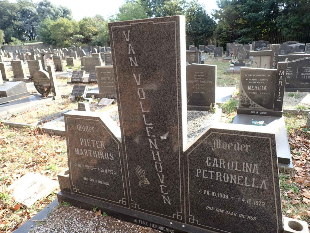 VOLLENHOVEN Pieter Marthinus, van 1903-1975 &amp; Carolina Petronella 1909-1972