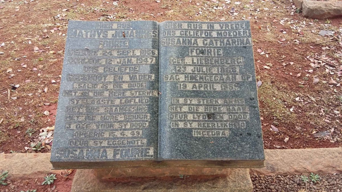 FOURIE Mathys Johannes 1856-1947 &amp; Susanna Catharina LIEBENBERG 1868-1959