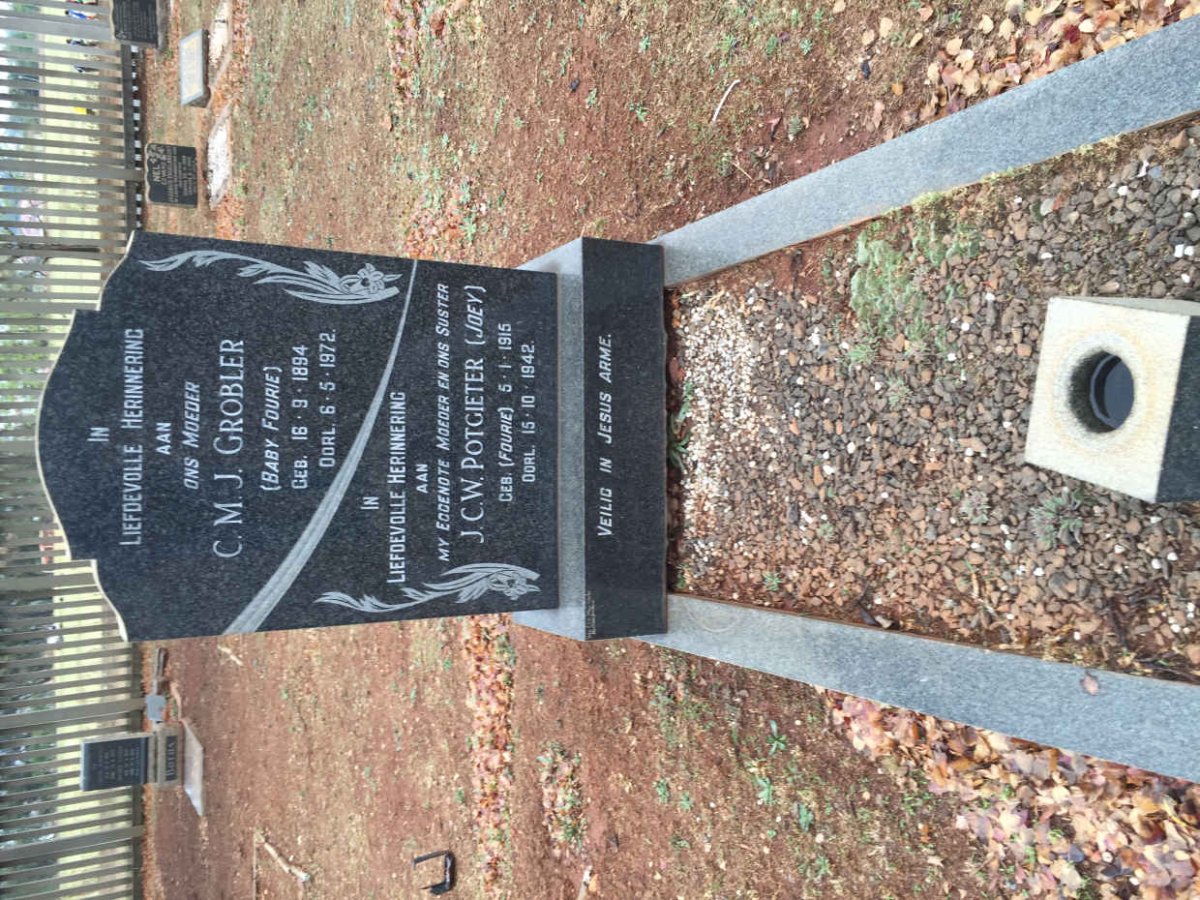 GROBLER C.M.J. nee FOURIE 1894-1972 :: POTGIETER J.C.W. nee FOURIE 1915-1942