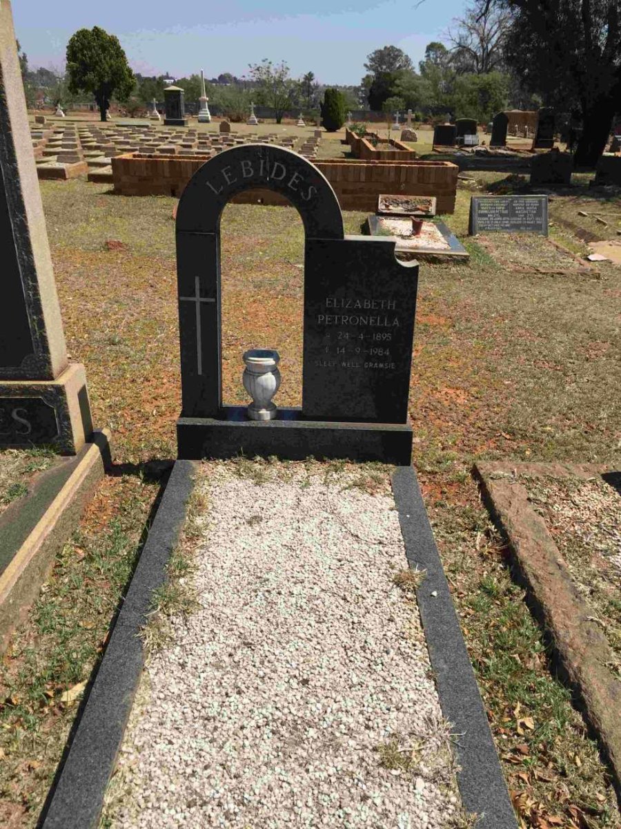 LEBIDES Elizabeth Petronella 1895-1984