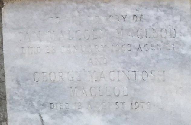 MACLEOD George Macintosh -1979 :: MACLEOD Ian Malcolm -1962