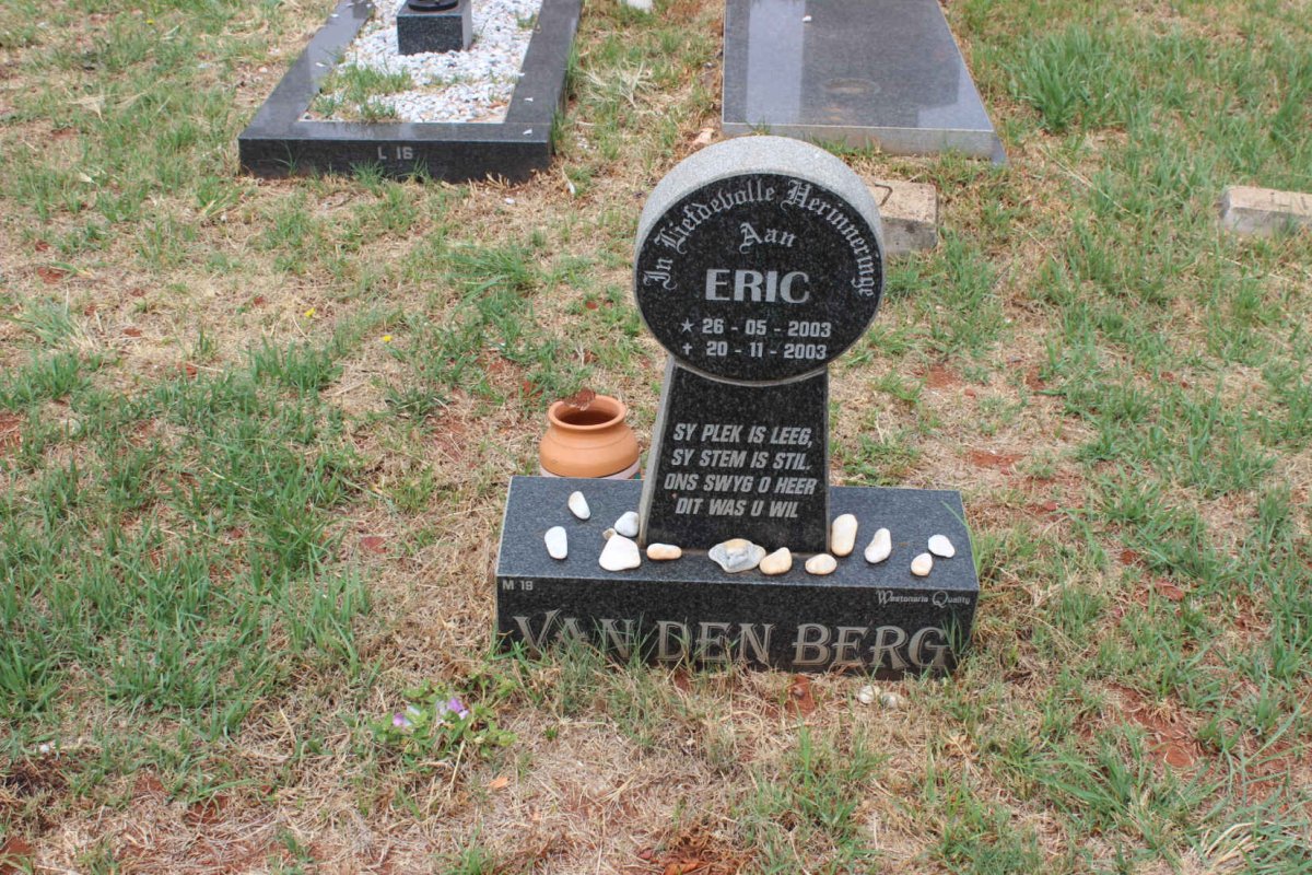 BERG Eric, van den 2003-2003