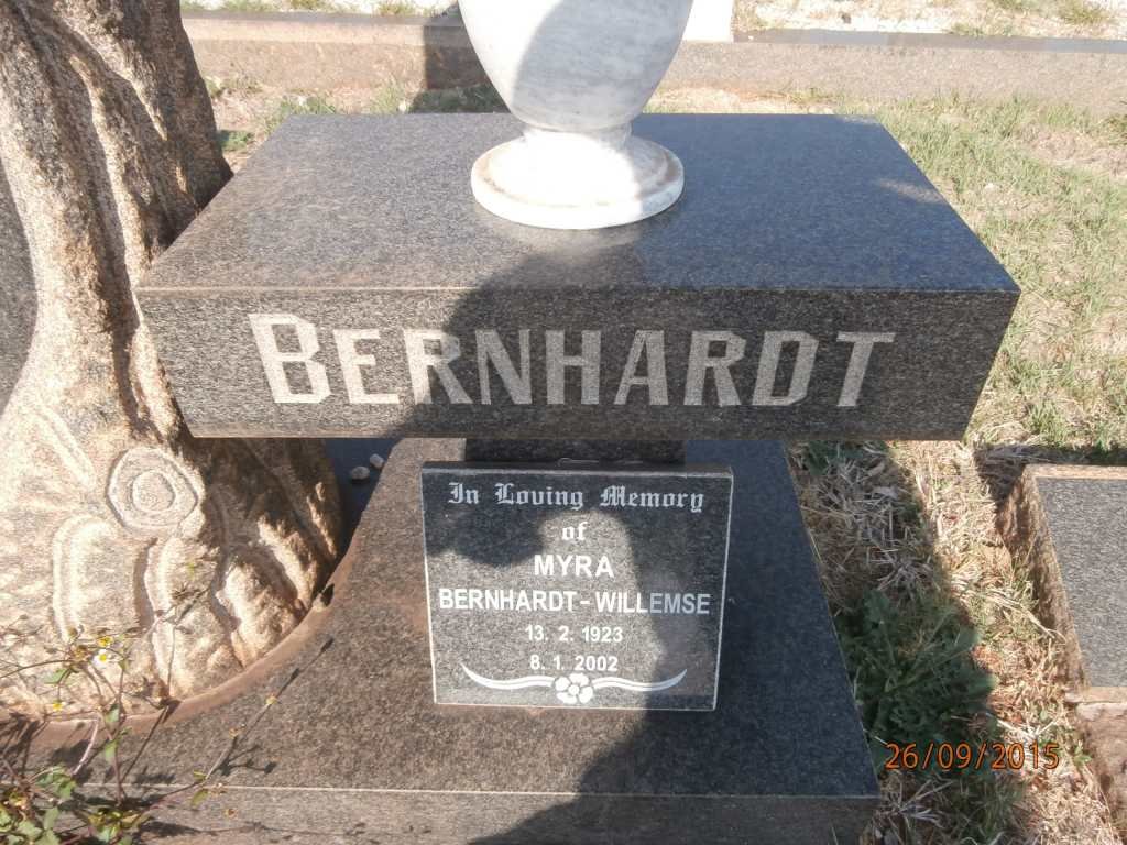 BERNHARDT Myra, nee WILLEMSE 1923-2002