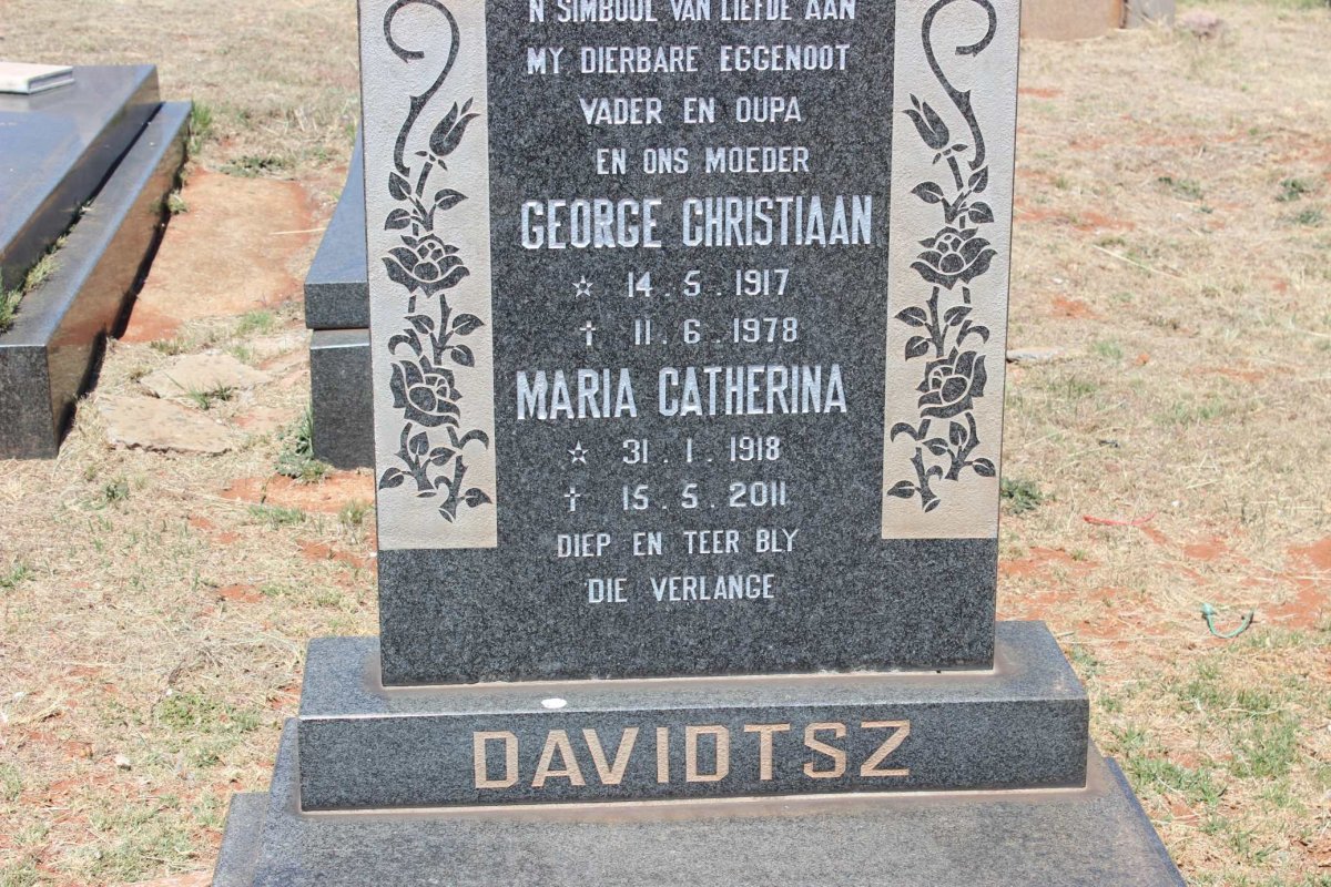 DAVIDTSZ George Christiaan 1917-1978 &amp; Maria Catherina 1918-2011
