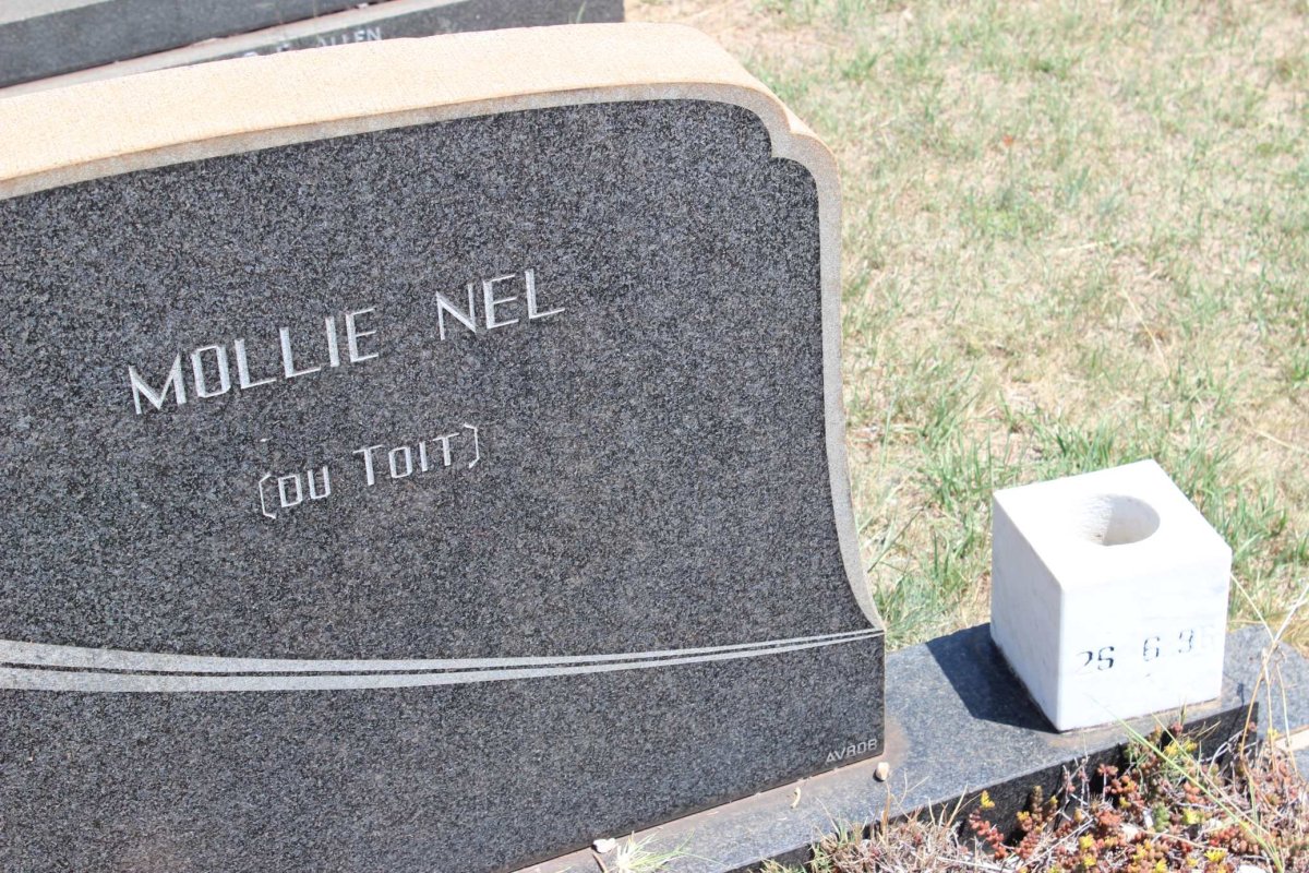 Nel M _nee du Toit_
