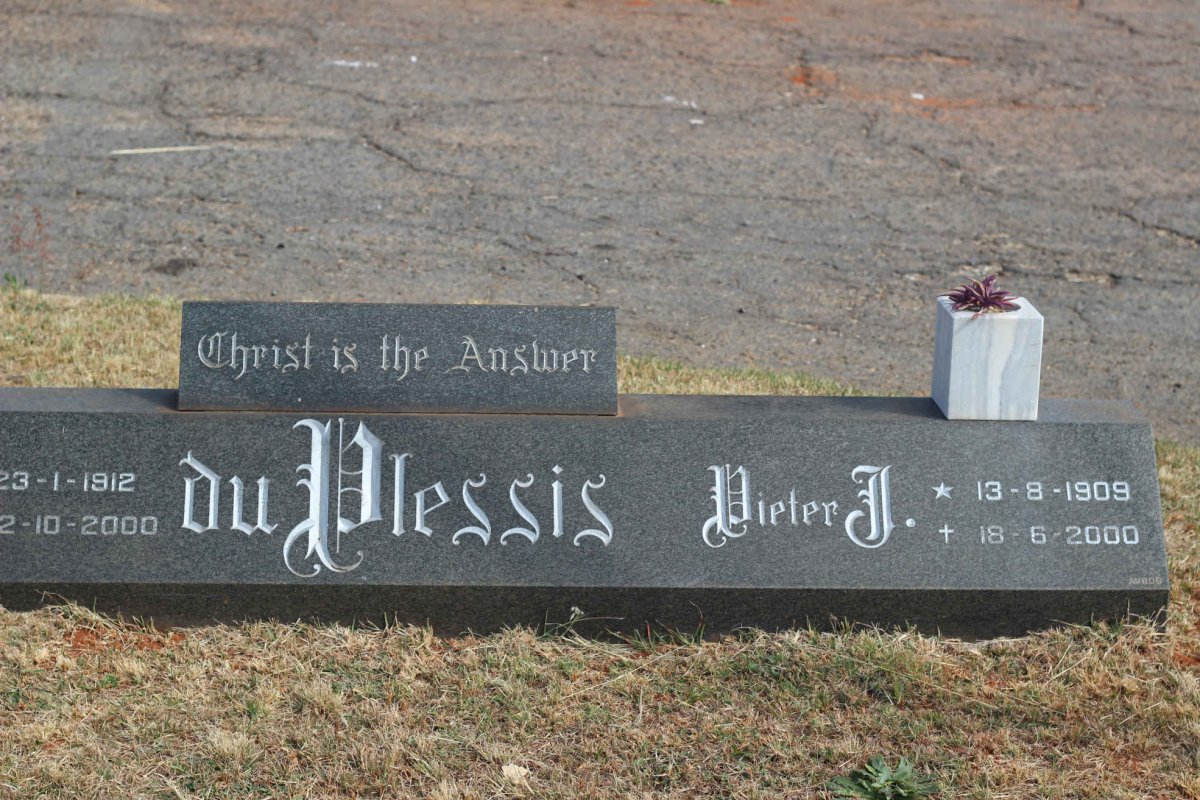 PLESSIS Pieter J., du 1909-2000 &amp; Petronella E. 1912-2000