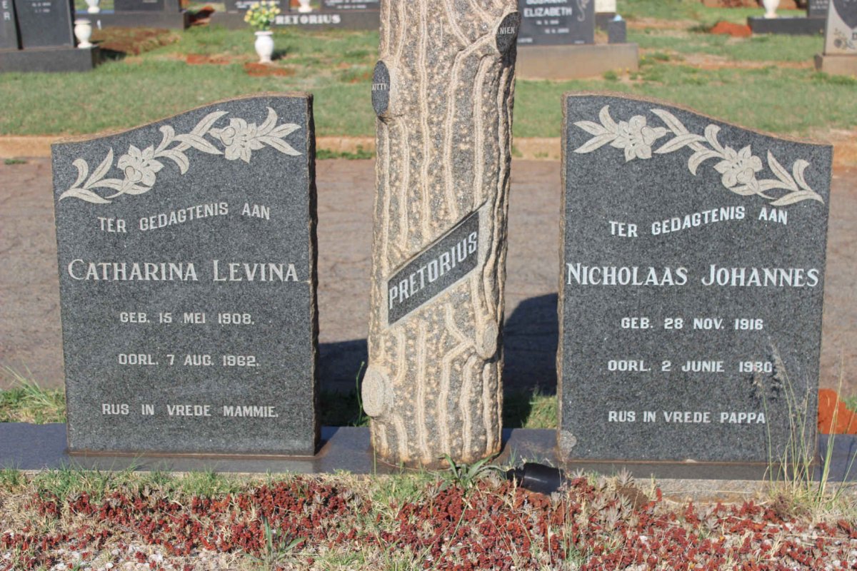 PRETORIUS Nicholaas Johannes 1916-1980 &amp; Catharina Levina 1908-1962