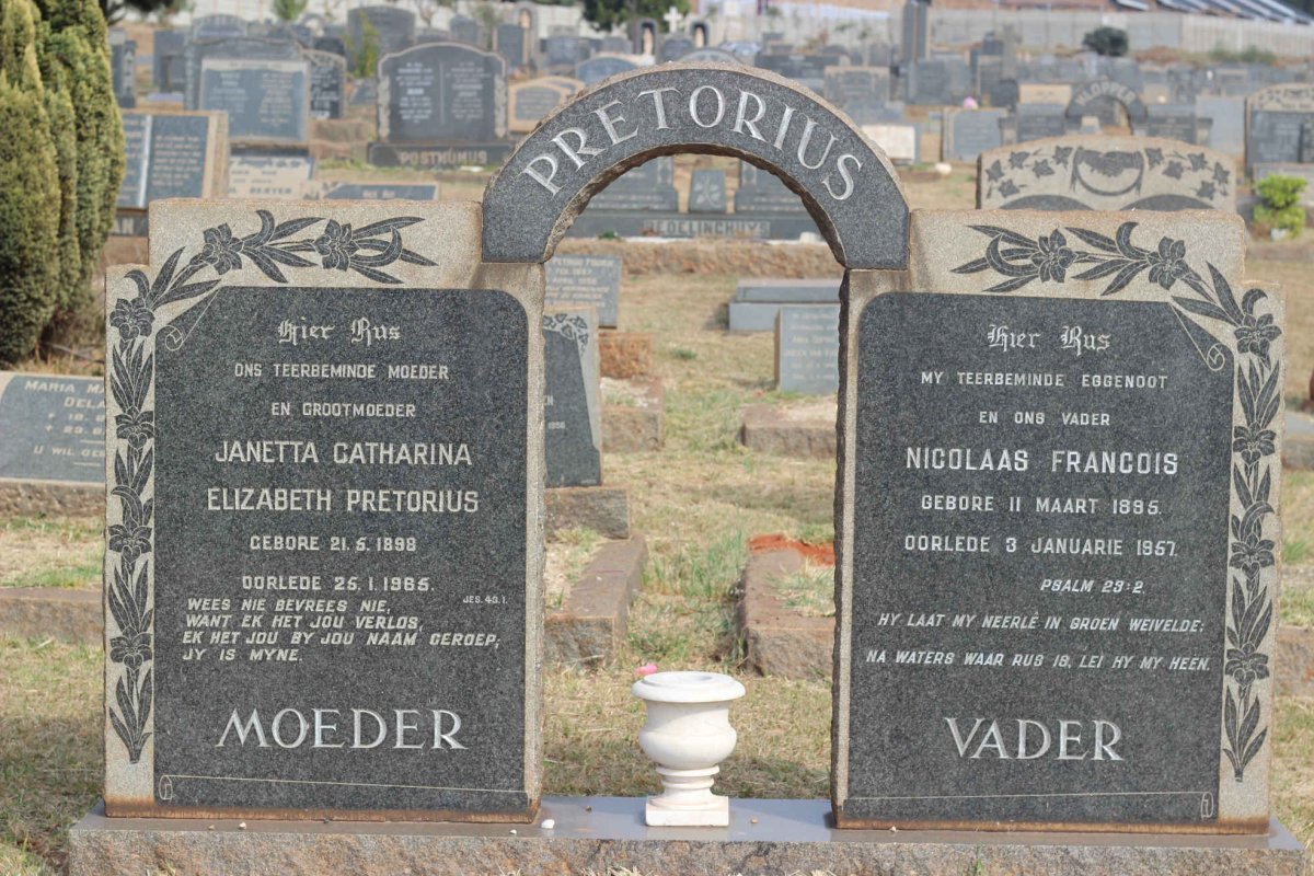 PRETORIUS Nicolaas Francois 1895-1957 &amp; Janetta Catharina Elizabeth 1898-1965