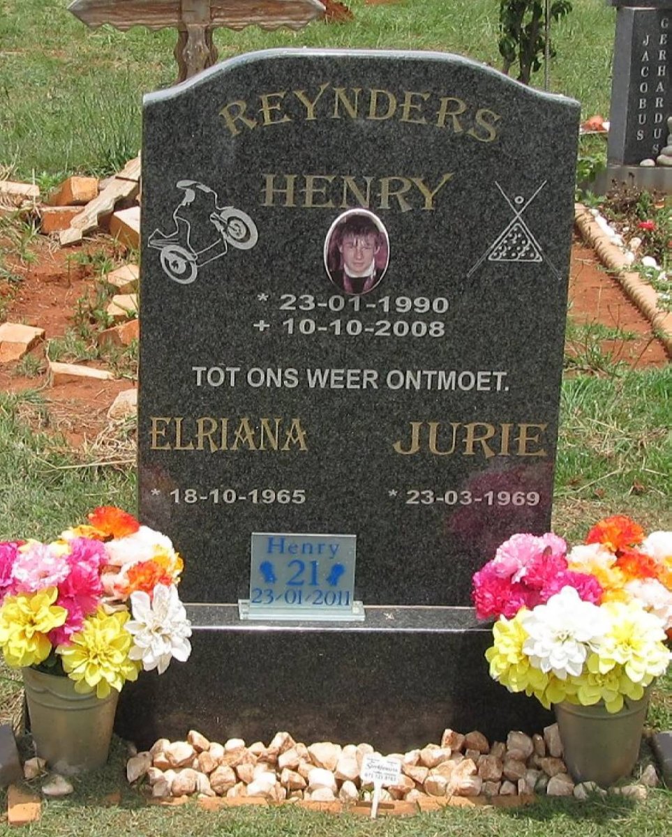 REYNDERS Jurie 1969- &amp; Elriana 1965-