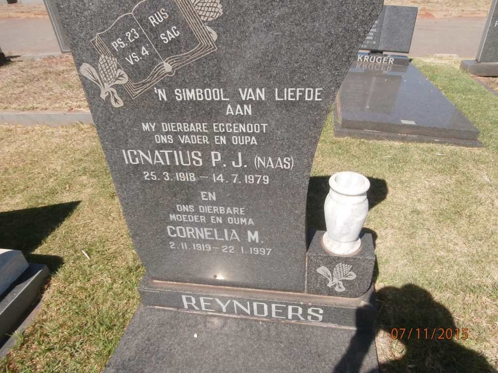 REYNDERS Ignatius P.J. 1918-1979 &amp; Cornelia M. 1919-1997