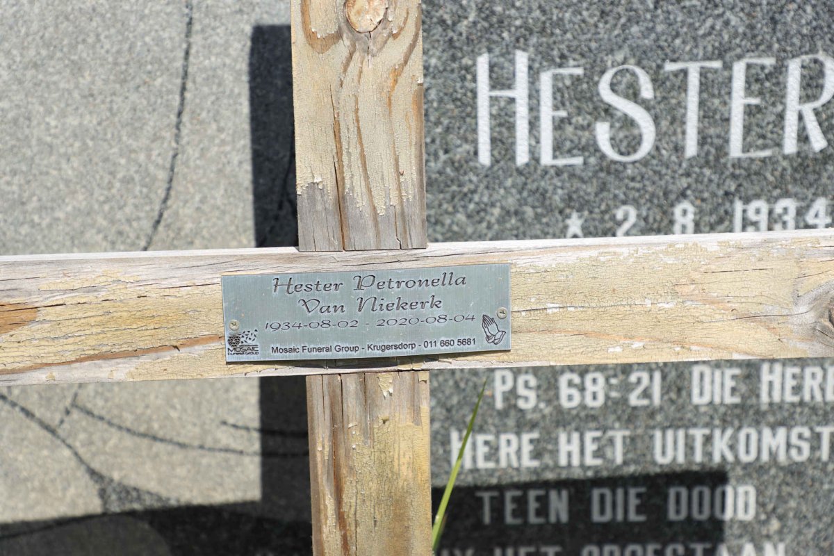 RENSBURG Melck, van 1926-2000 &amp; Hester Petronella VAN NIEKERK 1934-2020 _2