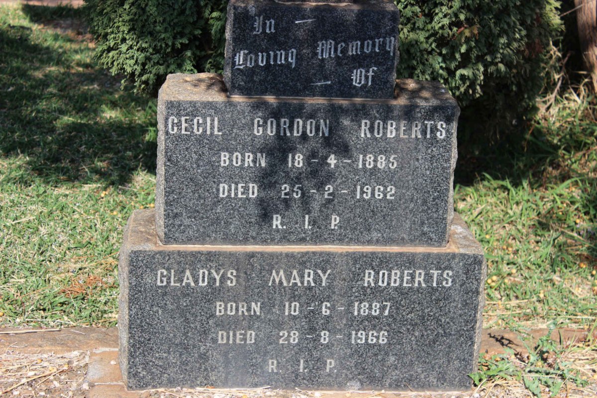 ROBERTS Cecil Gordon 1885-1962 &amp; Gladys Mary 1887-1966