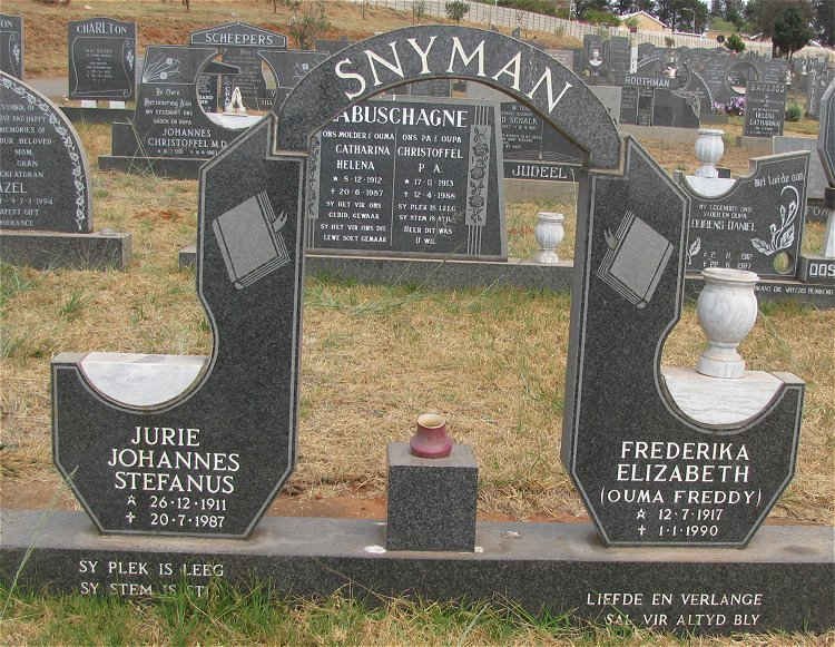 SNYMAN Jurie Johannes Stefanus 1911-1987 &amp; Fredrika Elizabeth 1917-1990
