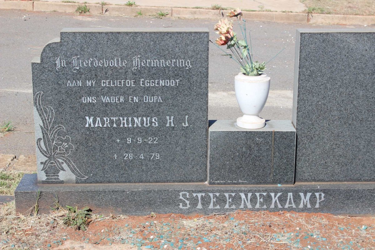 STEENEKAMP Marthinus H.J. 1922-1979