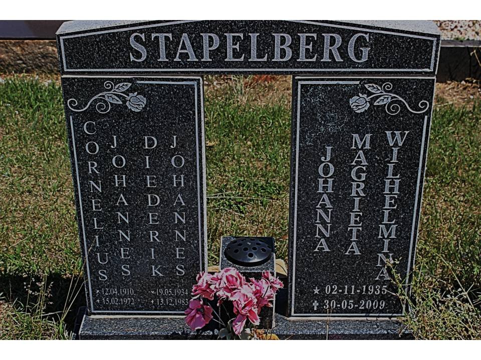 STAPELBERG Cornelius Johannes 1910-1934 &amp; Johanna Magrieta Wilhelmina 1935-2009 :: STAPELBERG Diederik Johannes 1972-1983