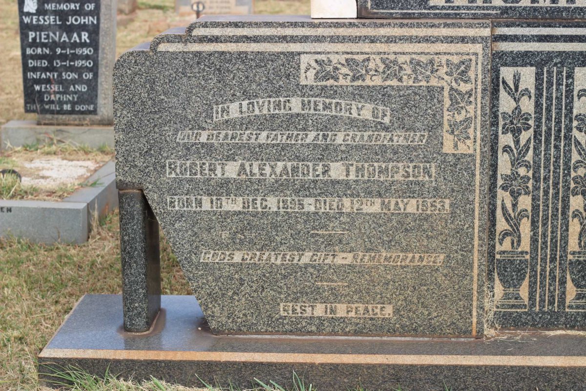 THOMPSON Robert Alexander 1895-1953 &amp; Emily Louisa 1908-1952