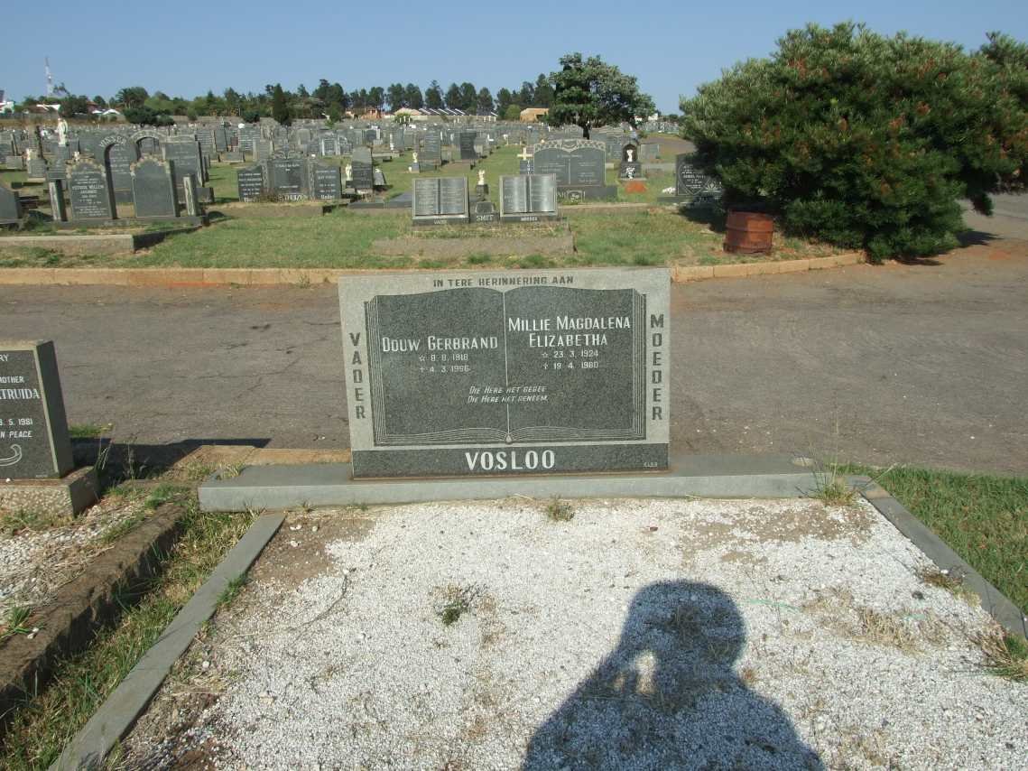 VOSLOO Douw Gerbrand 1918-1956 &amp; Millie Magdalena Elizabetha 1924-1980