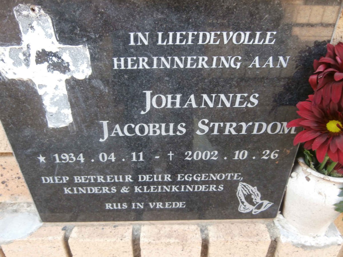 STRYDOM Johannes Jacobus 1934-2002