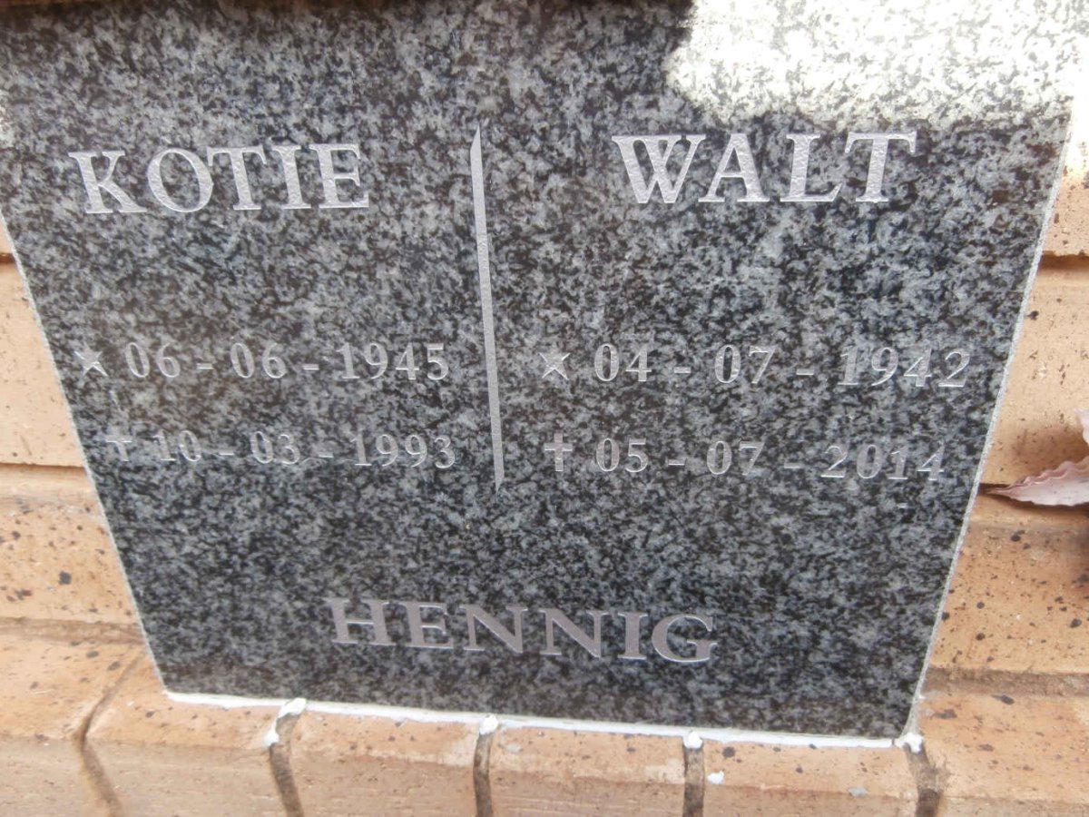 HENNIG Walt 1942-2014 &amp; Kotie 1945-1993
