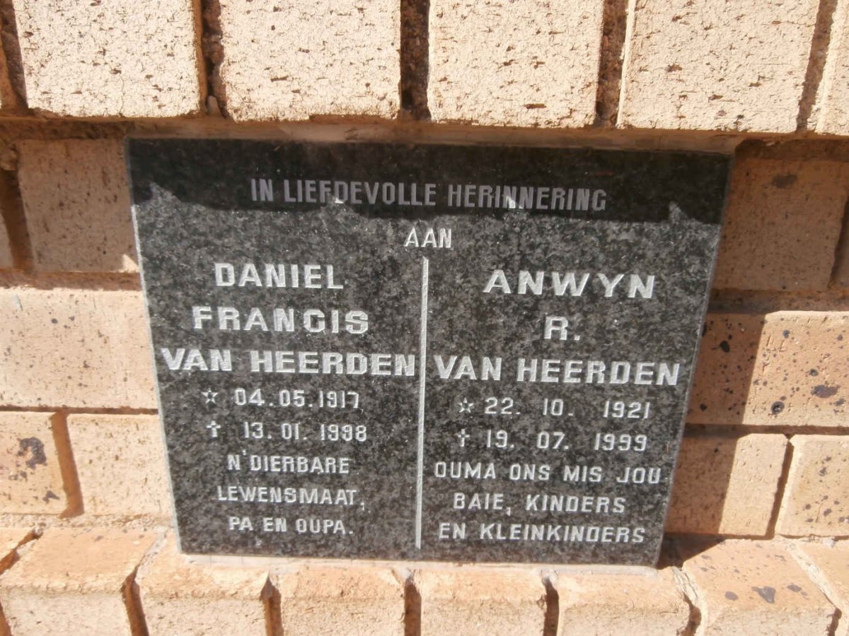 HEERDEN Daniel Francis, van 1917-1998 &amp; Anwyn R. 1921-1999