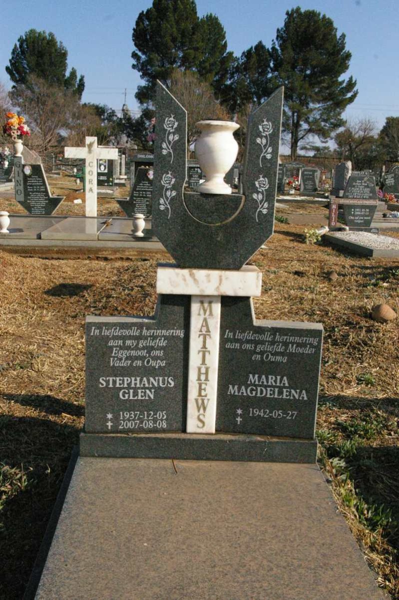 MATTHEWS Stephanus Glen 1937-2007 &amp; Maria Magdelena 1942-