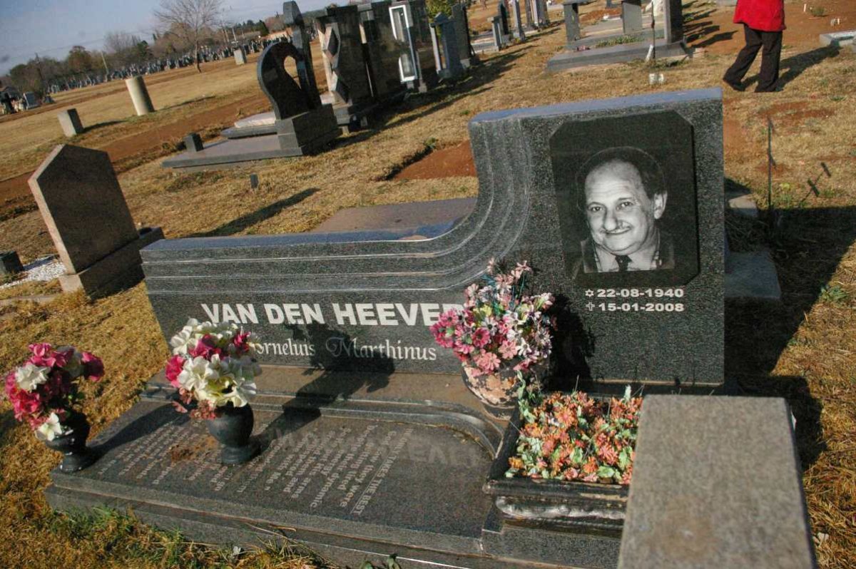 HEEVER Cornelius Marthinus, van den 1940-2008
