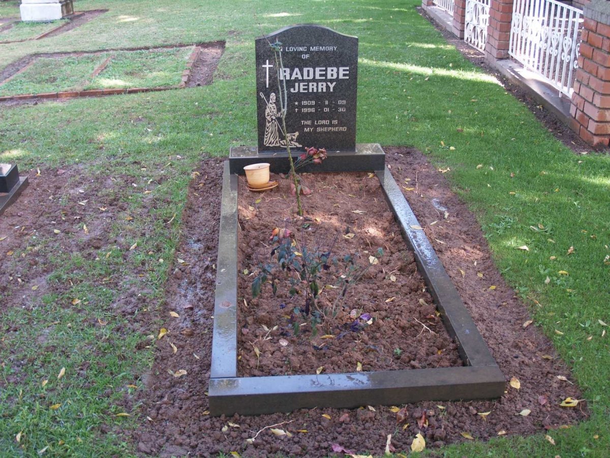RADEBE Jerry 1909-1996